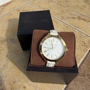 Michael Kors Gold Stainless Steel Quartz Watch White Leather Band Analog